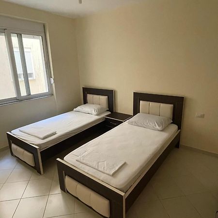 Lovely 3-Bedroom Apartment Rei Sarandë エクステリア 写真