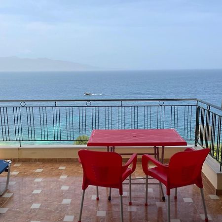 Lovely 3-Bedroom Apartment Rei Sarandë エクステリア 写真