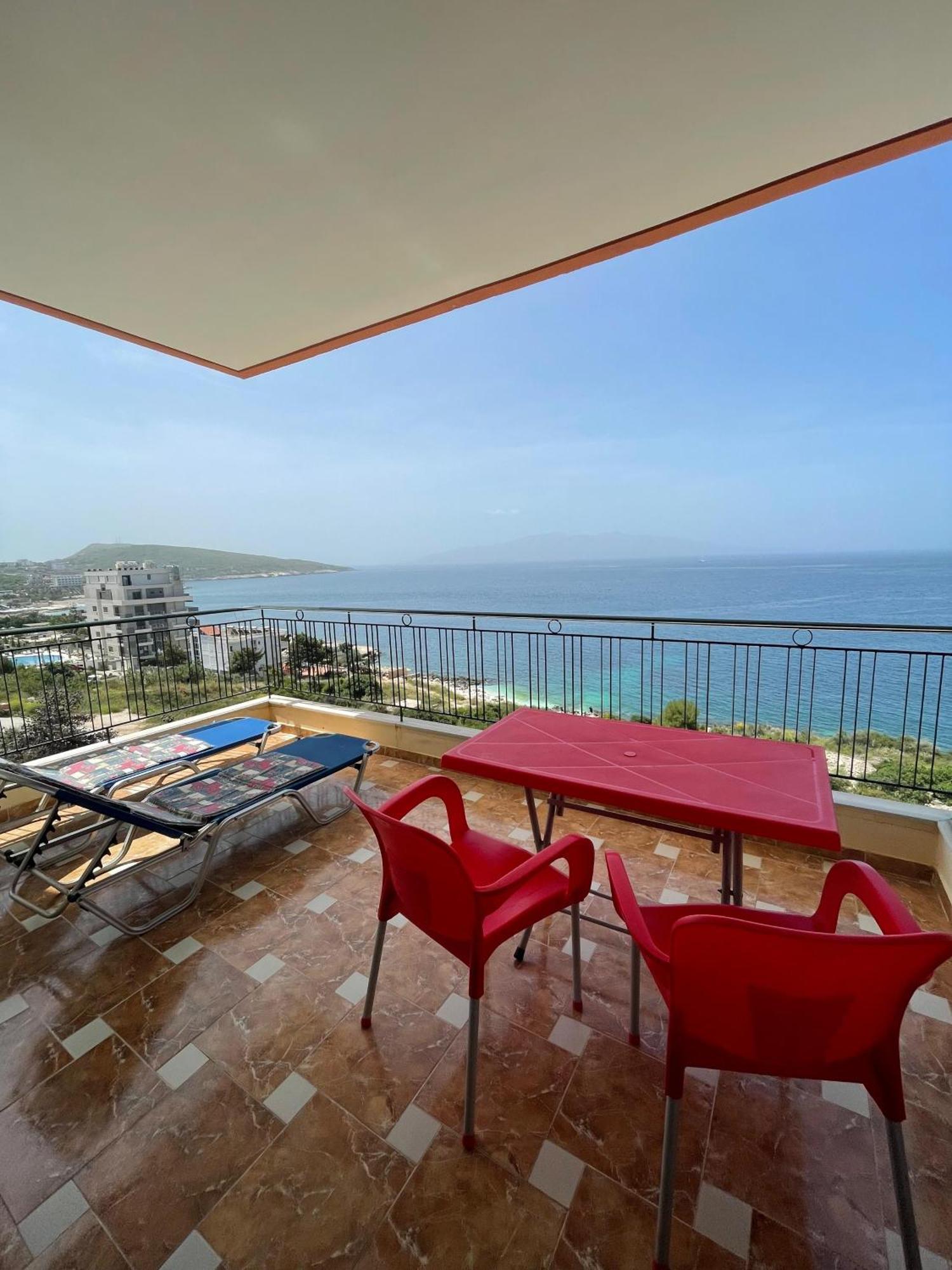 Lovely 3-Bedroom Apartment Rei Sarandë エクステリア 写真