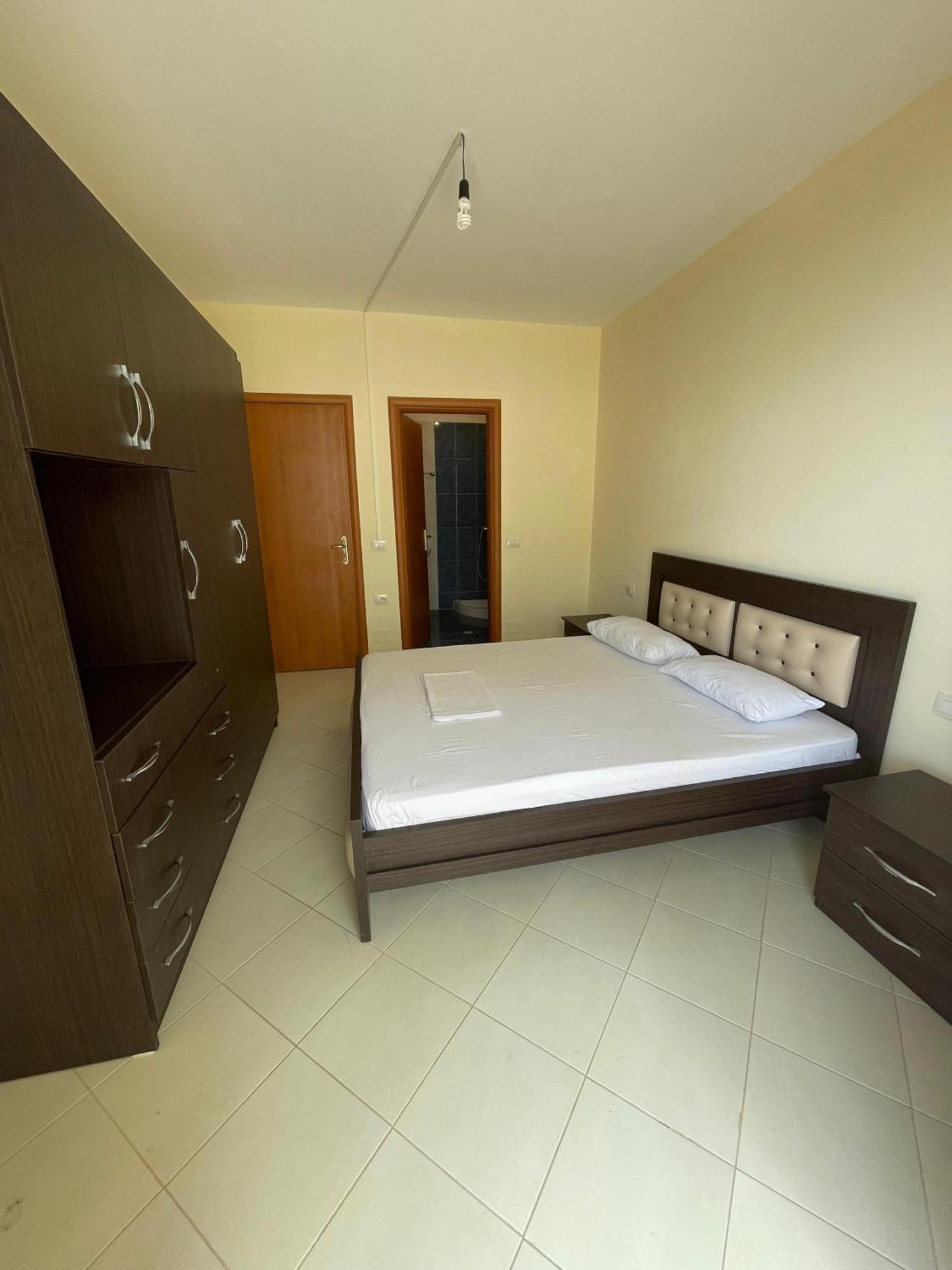 Lovely 3-Bedroom Apartment Rei Sarandë エクステリア 写真