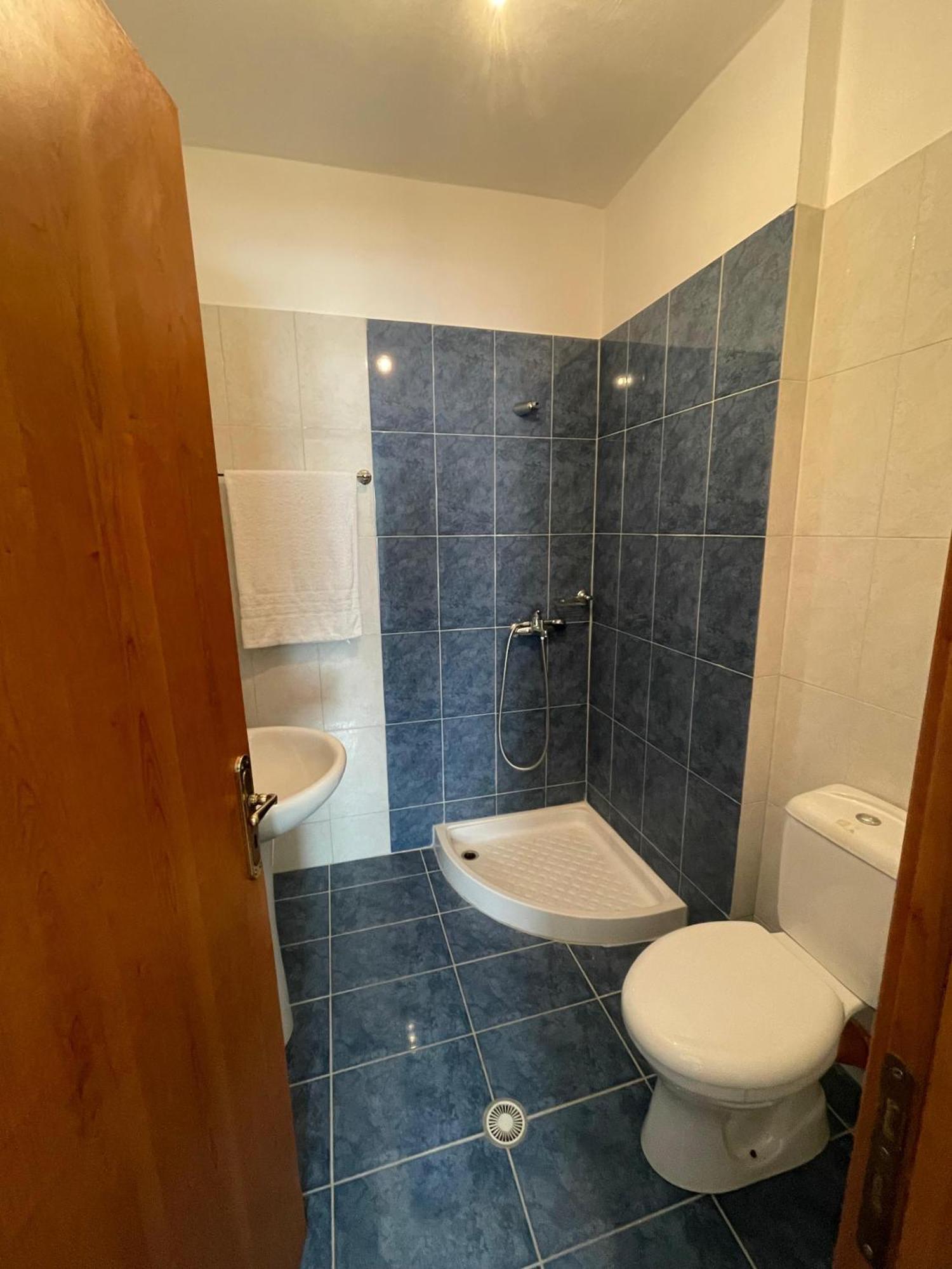 Lovely 3-Bedroom Apartment Rei Sarandë エクステリア 写真