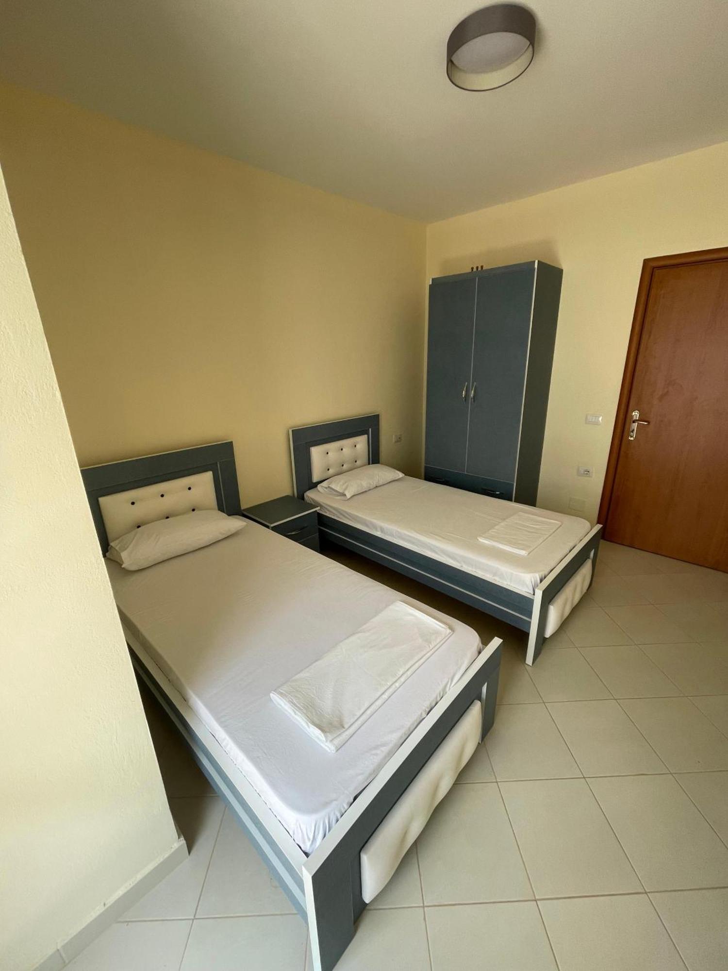 Lovely 3-Bedroom Apartment Rei Sarandë エクステリア 写真