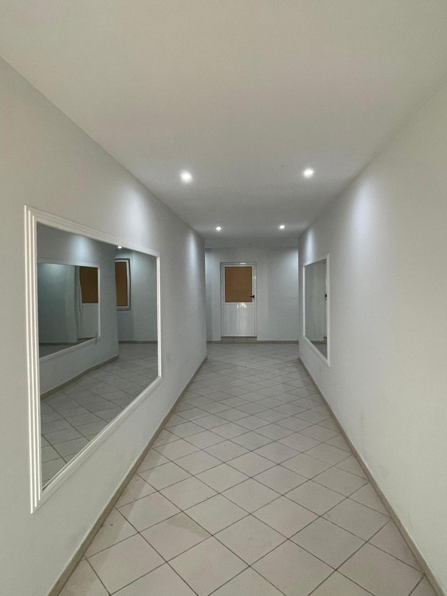 Lovely 3-Bedroom Apartment Rei Sarandë エクステリア 写真