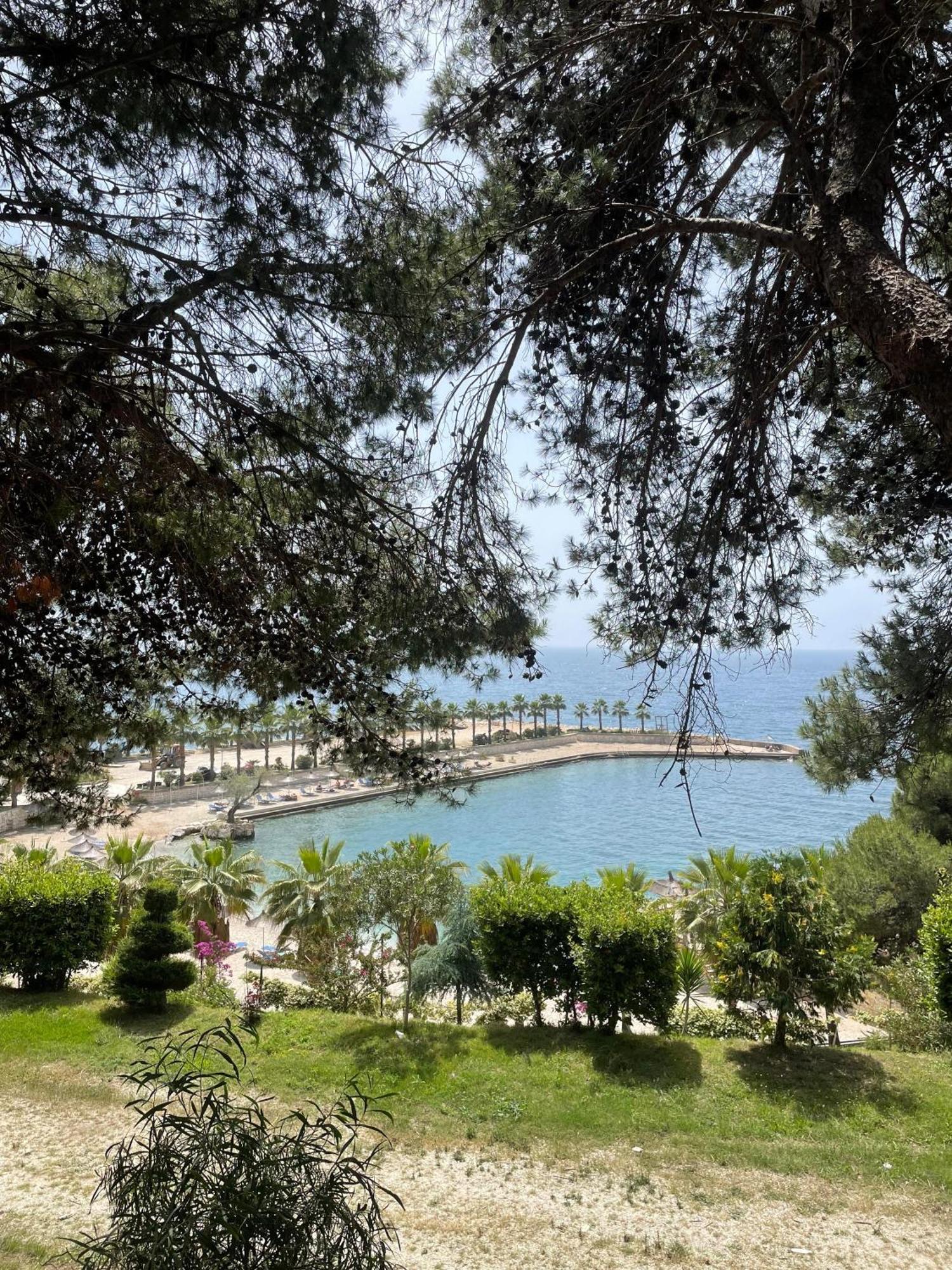 Lovely 3-Bedroom Apartment Rei Sarandë エクステリア 写真